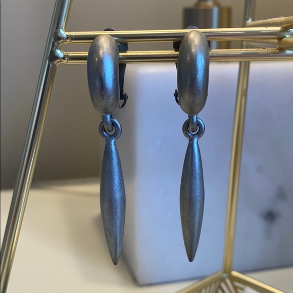 Jewelry - Vintage clip on earrings